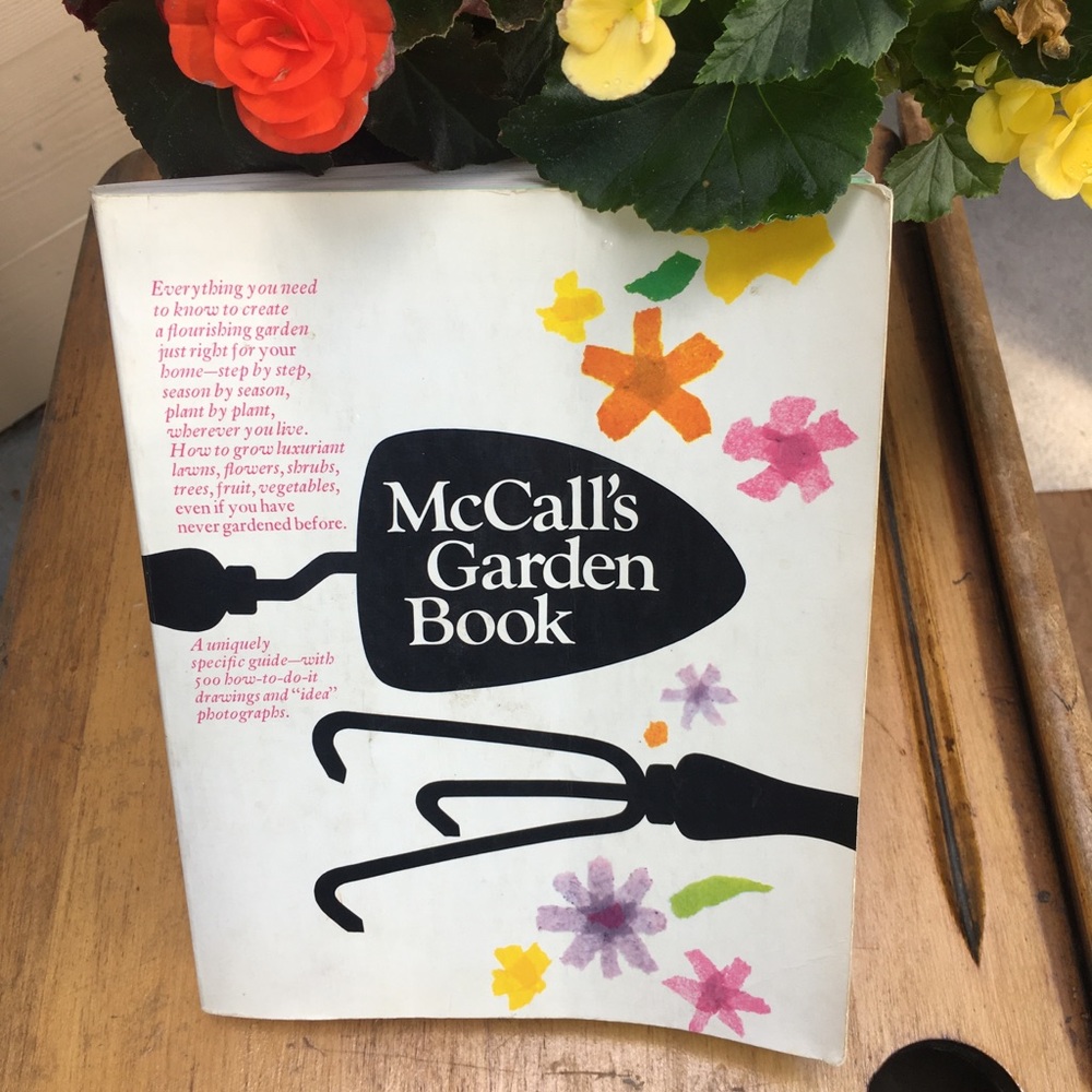 Vintage McCall’s Garden Book c1967